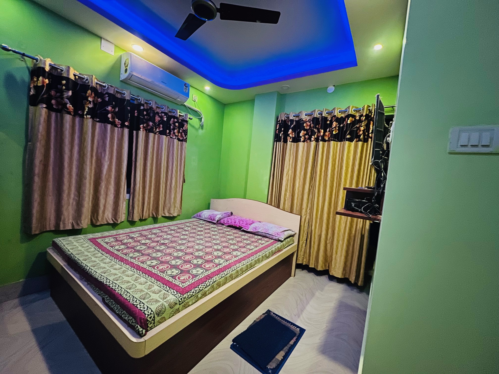 Kinjal Guest House
